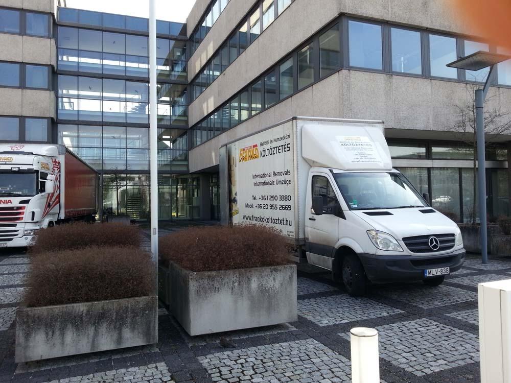 Örök kérdés, profi vállalkozó, vagy baráti segítség a költöztetésben?